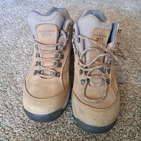 New Balance Hiking Shoe boots Women's size US 7, UK 5, EU 37.5, WW977GT - Picture 3 of 11